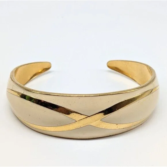 Vintage Avon Cream Enamel Cuff Bracelet  Love Knot Gold Tone Metal 1980s - Picture 2 of 4